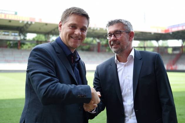 Fussball, Herren, Saison 2018 2019, 2. Bundesliga, 1. FC Union Berlin, Pressekonferenz, Vorstellung des neuen Cheftrainers, Oliver Ruhnert (Geschäftsführer Profifußball 1. FC Union Berlin, li.), Cheftrainer Urs Fischer (1. FC Union Berlin, re.), 01.06.18, *** Football Men Season 2018 2019 2 Bundesliga 1 FC Union Berlin Press Conference Presentation of the new head coach Oliver Ruhnert Managing Director Professional Football 1 FC Union Berlin li Head Coach Urs Fischer 1 FC Union Berlin re 01 06 18 Copyright: xMichaelxHundtx xMatthiasxKochx