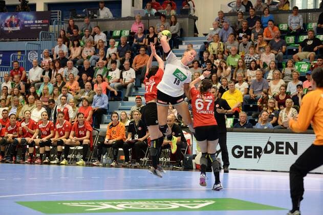 orwurf 19 Emily Boelk (DHB Deutschland) , EM-Qualifikation Frauen, Deutschland vs Tuerkei, 02.06.2018 - EM-EM-Qualifikation Frauen, Deutschland vs Tuerkei, 02.06.2018 Copyright: xEIBNER JuergenxAugstx EP_JOGI
