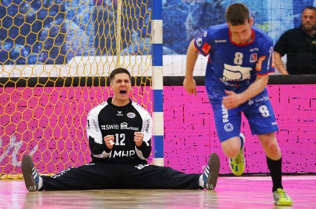BAU 02.06.2018 Bietigheim Handball SG BBM Bietigheim vs. HBW Balingen-Weilstetten, Jürgen Müller (BBM) jubelt und ballt die Fäuste