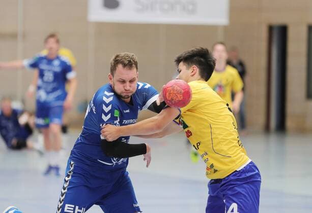2. Handball Bundesliga HSG Konstanz - Dessau-Rosslauer HV 06 31:26. Links TOMAS PAVLICEK (DES) gegen Patrick Folz (KON) 2. Handball Bundesliga HSG Konstanz - Dessau-Rosslauer HV 06 Konstanz Copyright: xEIBNER PeterxPisax EP_EER
