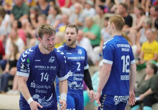 2. Handball Bundesliga HSG Konstanz - Dessau-Rosslauer HV 06 31:26. V.l. FLORIAN PFEIFFER (DES), TOMAS PAVLICEK (DES), JOHANNES WASIELEWSKI (DES) 2. Handball Bundesliga HSG Konstanz - Dessau-Rosslauer HV 06 Konstanz Copyright: xEIBNER PeterxPisax EP_EER