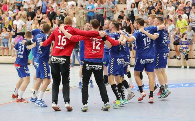 2. Handball Bundesliga HSG Konstanz - Dessau-Rosslauer HV 06 31:26. Jubeltanz der Dessauer Spieler nach dem Sieg. 2. Handball Bundesliga HSG Konstanz - Dessau-Rosslauer HV 06 Konstanz Copyright: xEIBNER PeterxPisax EP_EER