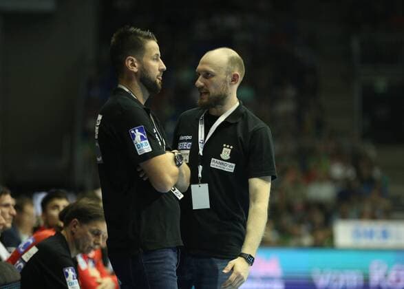 03.06.2018, xcsx, Handball Bundesliga, SC Magdeburg - MT Melsungen, emspor, v.l. Bennet Wiegert (SC Magdeburg) im Gespräch mit Yves Grafenhorst (SC Magdeburg) Magdeburg