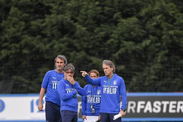 Photo Marco Alpozzi - LaPresse June 03, 2018 Vinovo (Italy) Trainig session of the Italian national football team at the Vinovo Traing Center before trying match with Nederland In the pic: Mancini with staff  Copyright: xMarcoxAlpozzi LaPressex
