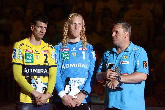 Andy Schmid (Rhein-Neckar-Loewen, links) mit der Auszeichnung zum besten Bundesligaspieler der Saison, Mikael Appelgren (Rhein-Neckar-Loewen, Mitte) mit der Auszeichnung zum besten Bundesliga-Torhueter der Saison und Nikolaj Jacobsen (Rhein-Neckar-Loewen, rechts) mit der Auszeichnung zum besten Bundesliga-Trainer der Saison Rhein-Neckar-Loewen vs SC DHfK Leipzig --- Handball --- 1. Bundesliga --- 03.06.2018 Rhein-Neckar-Loewen vs SC DHfK Leipzig --- Handball --- 1. Bundesliga --- 03.06.2018 Mannheim Copyright: xEIBNER RenexWeissx EP_RWS
