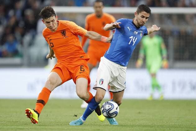 (l-r) Marten de Roon of Holland, Jorginho of Italy during the International Friendly Länderspiel match between Italy and The Netherlands at Allianz Stadium on June 04, 2018 in Turin, Italy International friendly match 2017 2018 xVIxVIxImagesx xMauricexvanxSteenxIVx 11130825