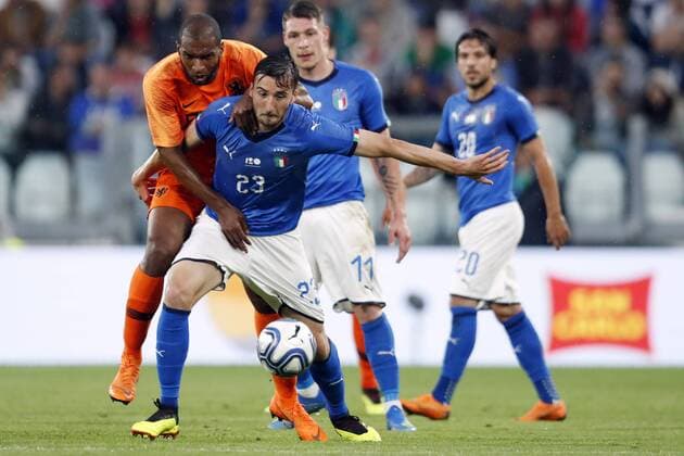 (l-r) Ryan Babel of Holland, Bryan Cristante of Italy, Andrea Belotti of Italy, Simone Verdi of Italy during the International Friendly Länderspiel match between Italy and The Netherlands at Allianz Stadium on June 04, 2018 in Turin, Italy International friendly match 2017 2018 xVIxVIxImagesx xMauricexvanxSteenxIVx 11130859