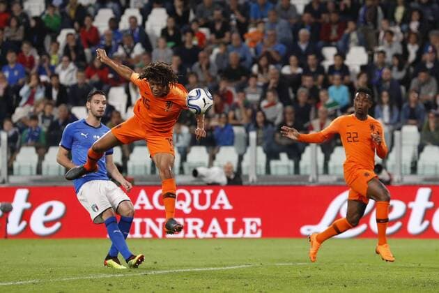 (l-r) Nathan Ake of Holland, Eljero Elia of Holland during the International Friendly Länderspiel match between Italy and The Netherlands at Allianz Stadium on June 04, 2018 in Turin, Italy International friendly match 2017 2018 xVIxVIxImagesx xMauricexvanxSteenxIVx 11131404