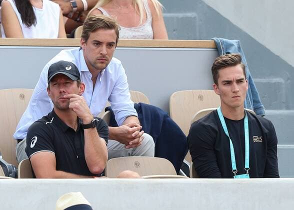 ANGELIQUE KERBER Team ,L-R Trainer Wim Fissette, Manager Aljoscha Thron und Physiotherapeut Timo Schall sitzten auf der Tribuene, Copyright: xJuergenxHasenkopfx