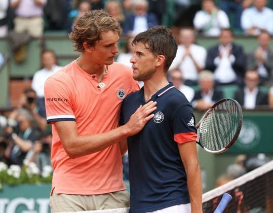 Themen der Woche - SPORT KW23 ALEXANDER ZVEREV (GER) gratuliert dem Sieger DOMINIC THIEM (AUT) Copyright: xJuergenxHasenkopfx