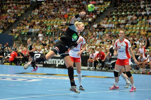 06.06.2018, xemx, Handball Damen Testspiel, Deutschland - Polen, emspor, v.li: Luisa Schulze (Deutschland 33), Kinga Achruk (Polen 89) und Johanna Drabik (Polen 20) Muenchen