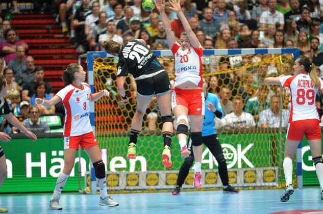 06.06.2018, xemx, Handball Damen Testspiel, Deutschland - Polen, emspor, v.li: Monika Kobylinska (Polen 8), Emily Boelk (Deutschland 20), Johanna Drabik (Polen 20) und Kinga Achruk (Polen 89) Muenchen