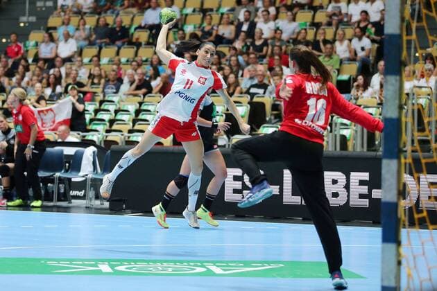 Kinga Grzyb (POL) und Isabell Roch (GER) waehrend dem Laenderspiel der Handball Frauen zwischen Deutschland und Polen am 06.06.18 in der Olympiahalle Muenchen. Testspiel, Handball Frauen Deutschland - Polen Muenchen Copyright: xEIBNER MarcelxEngelbrechtx EP_MET