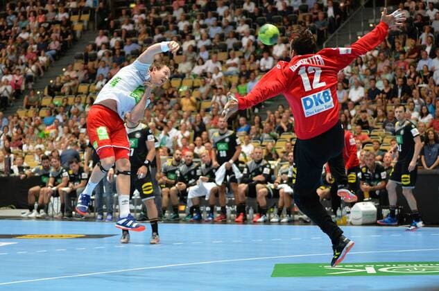 06.06.2018, xemx, Handball Testspiel, Deutschland - Norwegen, emspor, v.li: Sander Sagosen (Norwegen 5) und Silvio Heinevetter (Deutschland 12) Muenchen