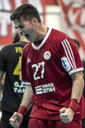 Handball, Olympiakos Piräus ist griechischer Meister (180607) -- ATHENS, June 7, 2018 -- Olympiacos Nikolaos Liapis jubilates during the Greek Men s Handball Championship Final between AEK and Olympiacos in Athens, Greece, June 6, 2018. ) (SP)GREECE-ATHENS-HANDBALL-CHAMPIONSHIP FINAL PanagiotisxMoschandreou 