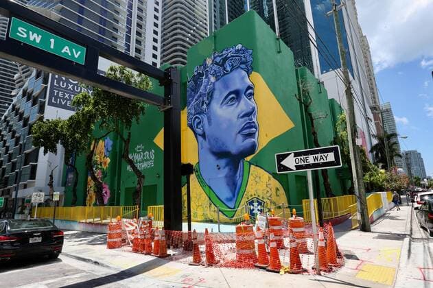 WM 2018, Neymar Porträt an Hausfassade in Miami June 6, 2018 - Miami, FL, USA - Mural of Brazilian soccer star Neymar on corner of SW 1st Avenue and 8th Street in Miami on June 6, 2018. Brazilian star Neymar will be huge in Miami during World Cup - ZUMAm67_ 20180606_zaf_m67_029 Copyright: xC.M.xGuerrerox