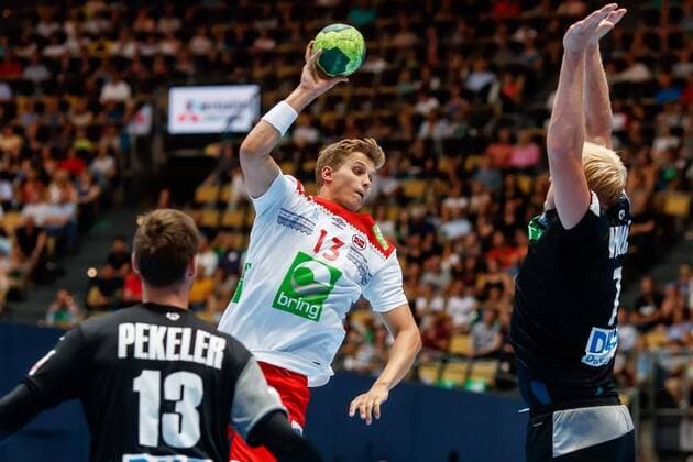 Muenchen, Deutschland, 06.06.2018, Handball Laenderspiel der Maenner, Deutschland - Norwegen, Herman Vildalen (NOR) und Patrick Wiencek (GER) im Zweikampf ( DeFodi507
