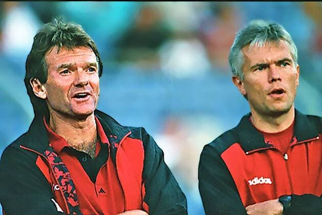 Aus 2. BL. Saison 1995 96 Hannover 96 - MSV Duisburg 2:2 am 08.08.1995 im Niedersachsenstadion. Im Foto: Han96 Trainer li. Egon Coordes und Assi Jürgen Stoffregen