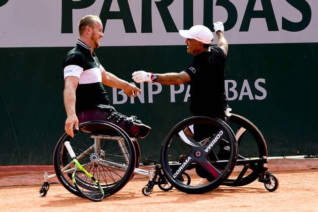 joie de Stephane Houdet (Fra) Nicolas Peifer - Finale Double Homme Wheelchair TENNIS : Internationaux de France de Roland Garros 2018 - Finale Double Hommes Fauteuil - Paris - 09 06 2018 JBAutissier Panoramic 