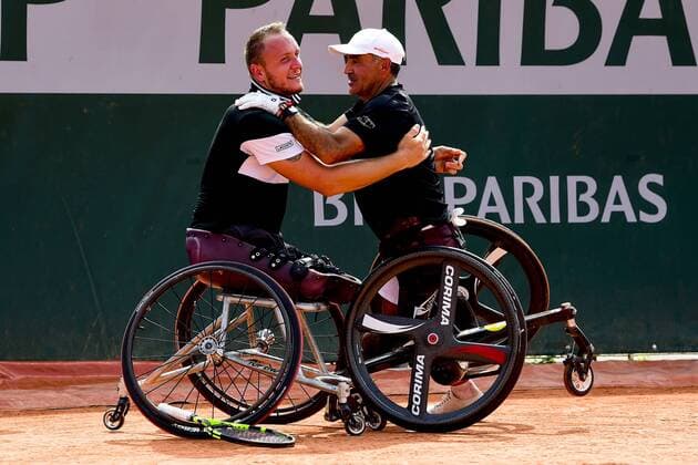 joie de Stephane Houdet (Fra) Nicolas Peifer - Finale Double Homme Wheelchair TENNIS : Internationaux de France de Roland Garros 2018 - Finale Double Hommes Fauteuil - Paris - 09 06 2018 JBAutissier Panoramic 