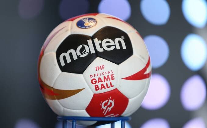 Berlin, Mercedes-Benz-Arena , 11.06.18, Vorstellung der Berliner Handball-WM-Botschafter anlaesslich der Handball Weltmeisterschaft 2019 Bild: offizieller Game Ball IHF molten Handball 2019 WM Vorstellung der Berliner Handball-WM-Botschafter