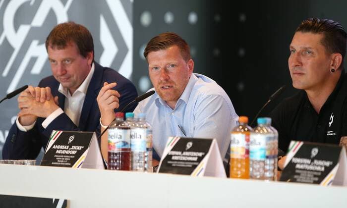 Berlin, Mercedes-Benz-Arena , 11.06.18, Vorstellung der Berliner Handball-WM-Botschafter anlaesslich der Handball Weltmeisterschaft 2019 Bild: v.l. v.l. Staatssekretaer fuer Aleksander Dzembritzki, Ex-Herthaner Mittelfeldspieler Andreas Neuendorf, Ex-Handball-Nationalspieler Stefan Kretzschmar Vorstellung der Berliner Handball-WM-Botschafter