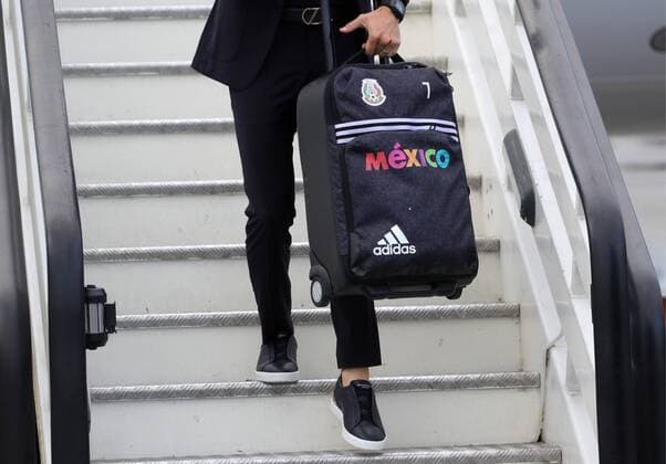 MOSCOW REGION, RUSSIA - JUNE 11, 2018: A Mexican football player disembarks from an airliner as Mexico s national football team arrives at Sheremetyevo International Airport, ahead of FIFA World Cup WM Weltmeisterschaft Fussball Russia 2018. Sergei Bobylev TASS  TS0838D8