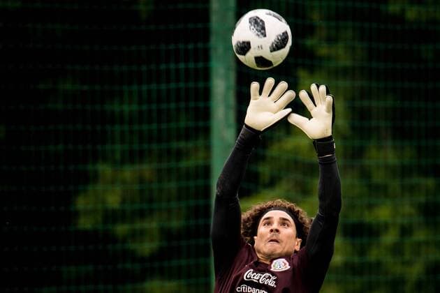 180612 Goalkeeper Guillermo Ochoa of Mexico during a training session ahead of the 2018 FIFA World Cup WM Weltmeisterschaft Fussball on June 12, 2018 in Moscow. Photo: Petter Arvidson BILDBYRN kod PA 92060 Copyright: PETTERxARVIDSON BB180612PA046