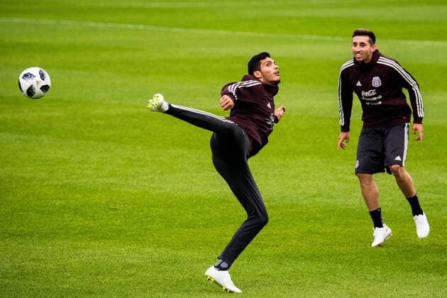 180612 Diego Reyes and Hector Herrera of Mexico during a practice session ahead of the 2018 FIFA World Cup WM Weltmeisterschaft Fussball on June 12, 2018 in Moscow. Photo: Petter Arvidson BILDBYRN kod PA 92060 Copyright: PETTERxARVIDSON BB180612PA056