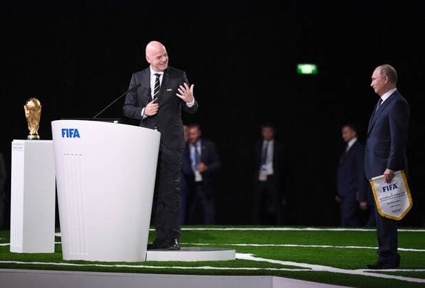 Fussball, Herren, Saison 2017 18, Ein Tag vor Beginn der Weltmeisterschaft in Russland, 68. FIFA-Kongress im Moskauer Expocenter, v. l. FIFA-Präsident Gianni Infantino , Russland Präsident Wladimir Putin, 13.06. 2018, Copyright: xMatthiasxKochx