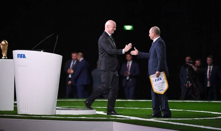 Fussball, Herren, Saison 2017 18, Ein Tag vor Beginn der Weltmeisterschaft in Russland, 68. FIFA-Kongress im Moskauer Expocenter, v. l. FIFA-Präsident Gianni Infantino , Russland Präsident Wladimir Putin, 13.06. 2018, Copyright: xMatthiasxKochx