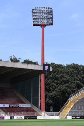 Fußball Grotenburg-Stadion am 11.06.2018 in Krefeld Das Grotenburg-Stadion, ehemals als Grotenburg-Kampfbahn bekannt, ist ein Fußballstadion im Krefelder Stadtteil Bockum. Es beheimatet seit 1971 den Fußballverein KFC Uerdingen.