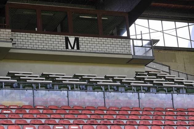 Fußball Grotenburg-Stadion am 11.06.2018 in Krefeld Das Grotenburg-Stadion, ehemals als Grotenburg-Kampfbahn bekannt, ist ein Fußballstadion im Krefelder Stadtteil Bockum. Es beheimatet seit 1971 den Fußballverein KFC Uerdingen.
