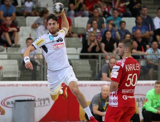 HANDBALL - IHF WC quali, AUT vs BLR VIENNA,AUSTRIA,13.JUN.18 - HANDBALL - IHF World Championship WM Weltmeisterschaft qualification, play off, international match Länderspiel Austria vs Belarus. Image shows Boris Zifkovic (AUT) and Artsem Karalek (BLR). GEPAxpictures xChristianxOrt