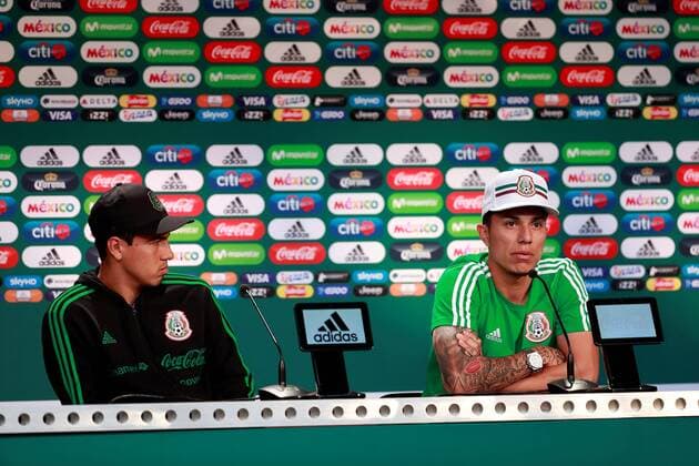 WM 2018, Pressekonferenz Nationalteam Mexiko Mexico midfielder Erick Gutierrez (L) and defender Carlos Salcedo attend a press conference PK Pressekonferenz following a training session of the team at the Dynamo Moscow sports facilities in Moscow, Russia, 14 June 2018. Mexico prepares for the FIFA World Cup WM Weltmeisterschaft Fussball 2018 taking place in Russia from 14 June to 15 July 2018. Mexico press conference !ACHTUNG: NUR REDAKTIONELLE NUTZUNG!  Copyright: xJoséxMéndezx(es-ES)x MOS01 20180614-636645817285445864