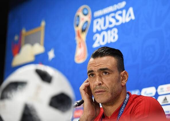 Bilder des Tages - SPORT WM 2018, Pressekonferenz Nationalteam Ã„gypten YEKATERINBURG, RUSSIA - JUNE 14, 2018: Goalkeeper Essam El-Hadary of the Egyptian men s national football team during a press conference PK Pressekonferenz ahead of the 2018 FIFA World Cup WM Weltmeisterschaft Fussball Group A match against Uruguay, at Yekaterinburg Arena Stadium. Donat Sorokin TASS  TS084128