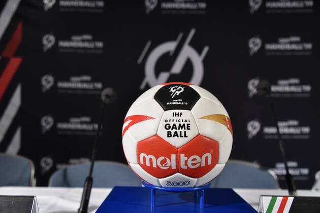 Der offizielle Handball am 15.06.2018 in Köln bei der Vorstellung des Handball WM Botschafter. Die Handball WM 2019 findet vom 10. - 27. Januar 2019 unter anderem auch in der Lanxess Arena in Köln statt.