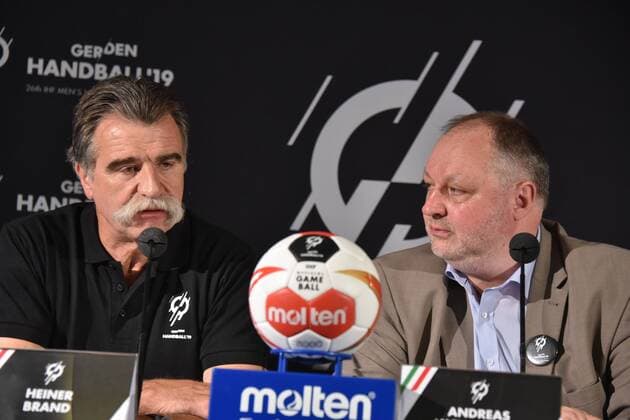 Heiner Brand , Botschafter der Handball WM , l-r, und Andreas Michelmann, DHB Präsident posieren am 15.06.2018 in Köln bei der Vorstellung des Handball WM Botschafter. Die Handball WM 2019 findet vom 10. - 27. Januar 2019 unter anderem auch in der Lanxess Arena in Köln statt.