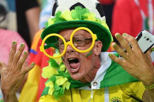 WM 2018, Fans maennlicher portugiesischer Fan,Fussballfan, Portugal (POR)-Spanien (ESP) 3-3, Vorrunde, Gruppe B, Spiel 1, am 15.06.2018 in SOTSCHI,Fisht Olymipic Stadium. Fussball Weltmeisterschaft 2018 in Russland vom 14.06. - 15.07.2018. *** Male Portuguese fan Soccer fan Portugal POR Spain ESP 3 3 Group B preliminary round Game 1 on 15 06 2018 in SOCHI Fisht Olymipic Stadium Soccer World Cup 2018 in Russia on 14 06 15 07 2018
