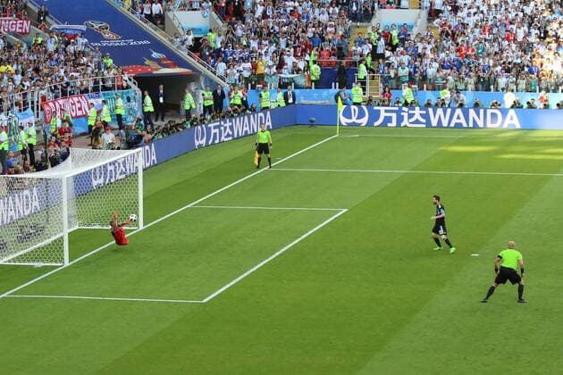 Bilder des Tages - SPORT 16th June 2018, Spartak Stadium, Moscow, Russia; FIFA World Cup WM Weltmeisterschaft Fussball Football, Group D, Argentina versus Iceland; Lionel Messi of Argentina sees his penalty saved by Hannes Halldorsso;  ActionPlus12037315 PierrexTeyssot
