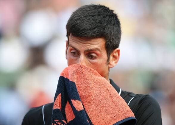 NOVAK DJOKOVIC (SRB) mit Handtuch vor Gesicht, Enttaeuschung,Frust, Copyright: xJuergenxHasenkopfx