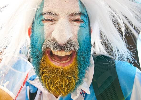 WM 2018, Fans Argentina- Iceland, Soccer, Moscow, June 16, 2018 fans, supporters, spectators, club flags, celebration. Paint on face, face painting, make-up, masks ARGENTINA - ICELAND 1-1 FIFA World Cup WM Weltmeisterschaft Fussball 2018 RUSSIA, Season 2018 2019, June 16, 2018 S p a r t a k Stadium in Moscow, Russia. Photo: MAGICS Peter Schatz