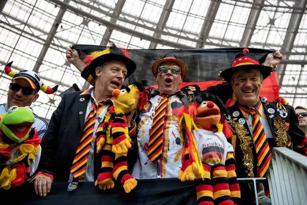 WM 2018, Fans 180617 Fans of Germany before the FIFA World Cup WM Weltmeisterschaft Fussball group stage match between Germany and Mexico on June 17, 2018 in Moscow. Photo: Petter Arvidson BILDBYRAN kod PA 92069 *** 180617 Fans of Germany before the FIFA World Cup group stage match between Germany and Mexico on June 17, 2018 in Moscow Photo Petter Arvidson BILDBYRAN Code PA 92069  Copyright: PETTERxARVIDSON BB180617PA034