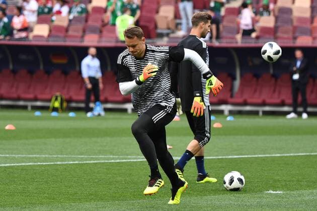Fussball, Herren, Saison 2017 18, Weltmeisterschaft in Russland, Gruppe F (1. Spieltag, Luschniki-Stadion Moskau), Deutschland - Mexiko, TW Manuel Neuer (Nr. 1, Deutschland) und TW Kevin Trapp (Nr. 12, Deutschland) vor dem Spiel beim Erwärmen, 17.06.2018, Copyright: xMatthiasxKochx