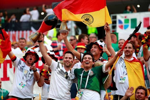 German and Mexican supporters prior to the FIFA World Cup WM Weltmeisterschaft Fussball 2018 Group F soccer match between Germany and Mexico, in Moscow, Russia, 17 June 2018. GERMANY VS. MEXICO !ACHTUNG: NUR REDAKTIONELLE NUTZUNG!  Copyright: xJosexMendezx FWC09-41 20180617-636648497987960465