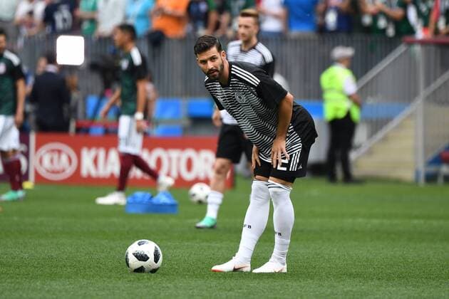Fussball, Herren, Saison 2017 18, Weltmeisterschaft in Russland, Gruppe F (1. Spieltag, Luschniki-Stadion Moskau), Deutschland - Mexiko, Marvin Plattenhardt (Nr. 2, Deutschland) beim Erwärmen vor dem Spiel, 17.06.2018, Copyright: xMatthiasxKochx