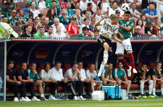 Mexican forward Jesus Gallardo (R) and German forward Thomas Muller during the FIFA World Cup WM Weltmeisterschaft Fussball 2018 Group F soccer match between Germany and Mexico, in Moscow, Russia, 17 June 2018. GERMANY VS. MEXICO !ACHTUNG: NUR REDAKTIONELLE NUTZUNG!  Copyright: xAlbertoxEstevezx FWC09-70 20180617-636648522224988594