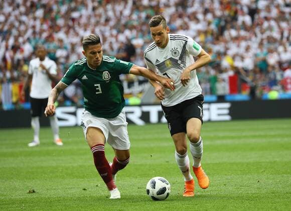 Julian Draxler (Deutschland, Germany) gegen Carlos Salcedo (Mexiko, Mexico) - 17.06.2018: Deutschland vs. Mexico, Luschniki Stadium Moskau