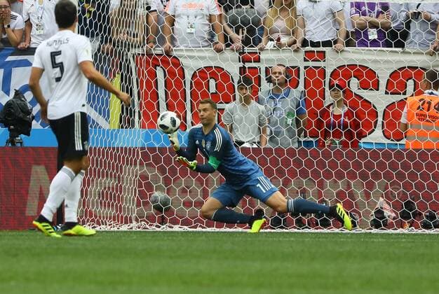 Torwart Manuel Neuer (Deutschland Germany) haelt - 17.06.2018: Deutschland vs. Mexico, Luschniki Stadium Moskau