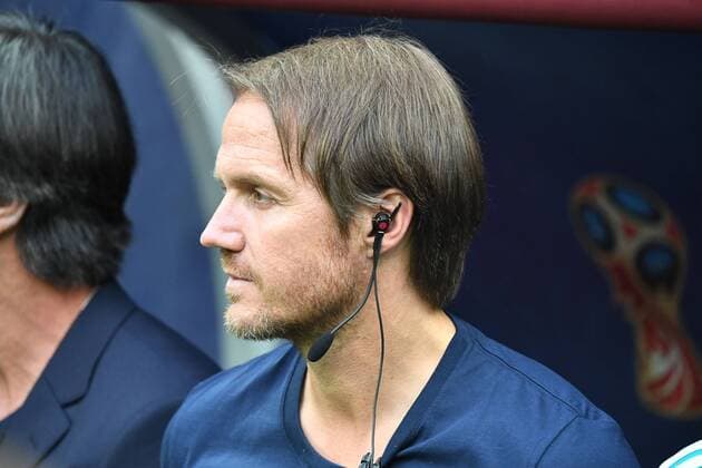 Fussball, Herren, Saison 2017 18, Weltmeisterschaft in Russland, Gruppe F (1. Spieltag, Luschniki-Stadion Moskau), Deutschland - Mexiko, Assistenztrainer Thomas Schneider (Deutschland) mit Funkverbindung im Ohr, 17.06.2018, Copyright: xMatthiasxKochx